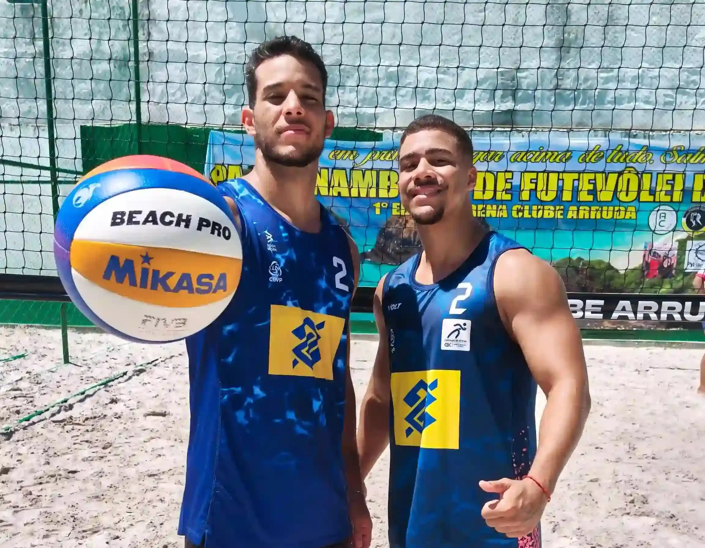 Dupla campeã masculina do torneio de vôlei